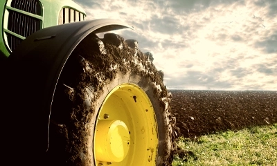 Pourquoi mon pneu de tracteur tourne sur sa jante ?